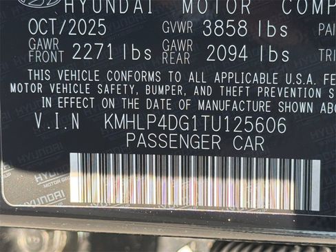 New 2026 Hyundai Elantra Limited image 33