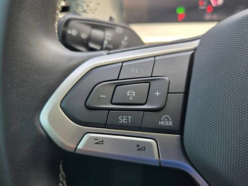 Certified 2026 Volkswagen Tiguan SE w/ Panoramic Sunroof Package FWD image 23