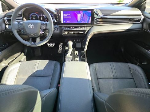 Used 2025 Toyota Camry XSE FWD image 5