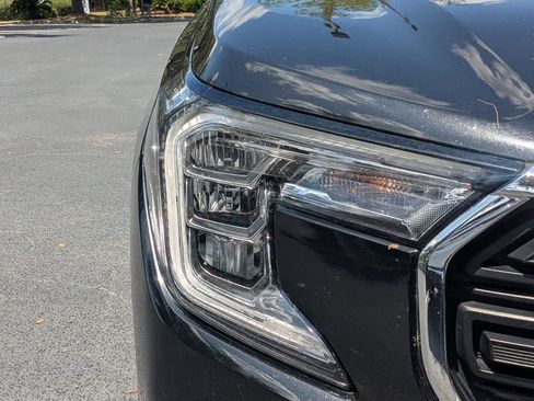 Used 2024 GMC Terrain SLE AWD/4WD image 11