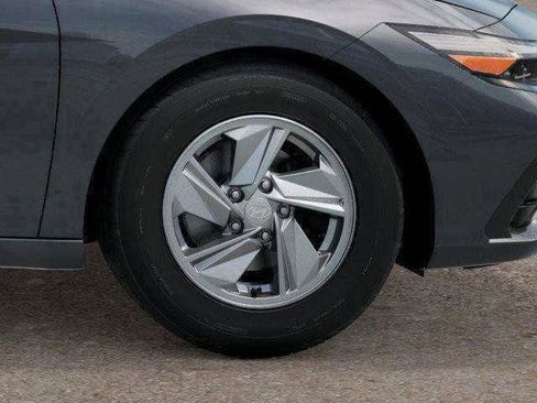 New 2026 Hyundai Elantra SE image 17