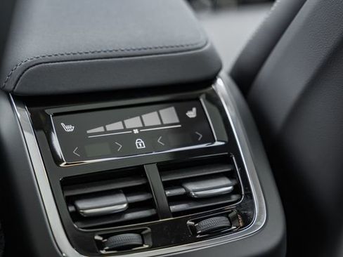 New 2026 Volvo XC60 B5 Ultra w/ Protection Package Premier image 37