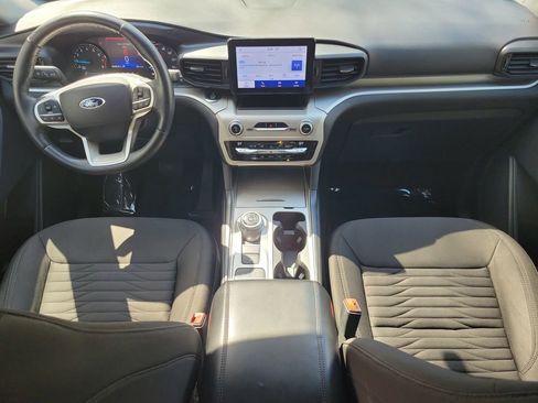 Used 2021 Ford Explorer XLT image 14