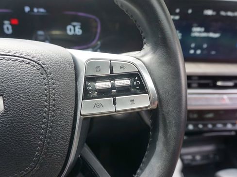 Used 2024 Kia Telluride EX w/ EX Captain's Chair Package FWD image 9