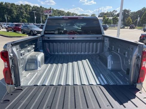 New 2026 Chevrolet Silverado 1500 Custom w/ LPO, Dark Essentials Package AWD/4WD image 9