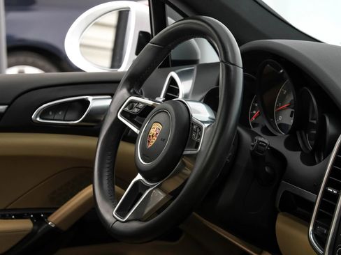 Used 2017 Porsche Cayenne S w/ Premium Plus Package image 15