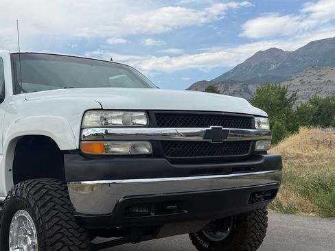 Used 2002 Chevrolet Silverado 2500 LT w/ Off-Road Skid Plate Pkg AWD/4WD image 16
