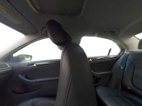 Used 2017 Volkswagen Jetta SEL image 24