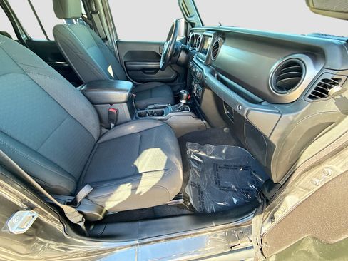 Used 2020 Jeep Gladiator Sport w/ Quick Order Package 24S image 14