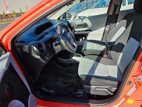 Used 2014 Toyota Prius C Four image 12