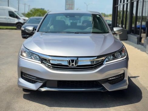 Used 2017 Honda Accord Sport image 6