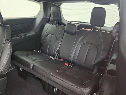 New 2027 Chrysler Pacifica LX FWD image 29