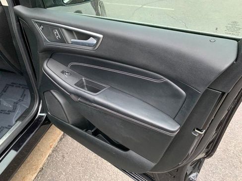 Used 2022 Ford Edge Titanium AWD/4WD image 13