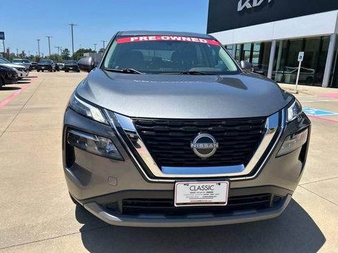 Used 2023 Nissan Rogue SV FWD image 2