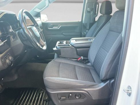 Used 2024 Chevrolet Silverado 1500 LT AWD/4WD image 10