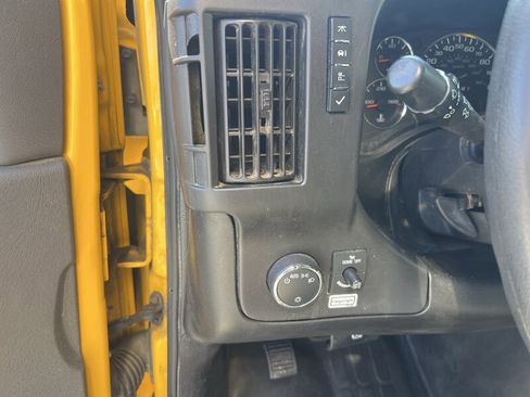 Used 2022 GMC Savana 3500 Extended w/ Power Convenience Package RWD image 19