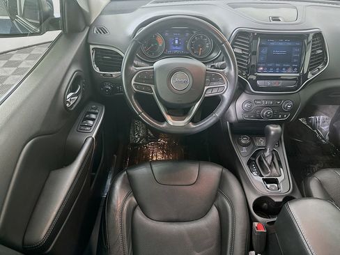 Used 2019 Jeep Cherokee Limited image 24