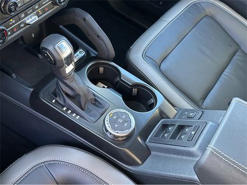 New 2025 Ford Bronco Outer Banks w/ Sasquatch Package image 32