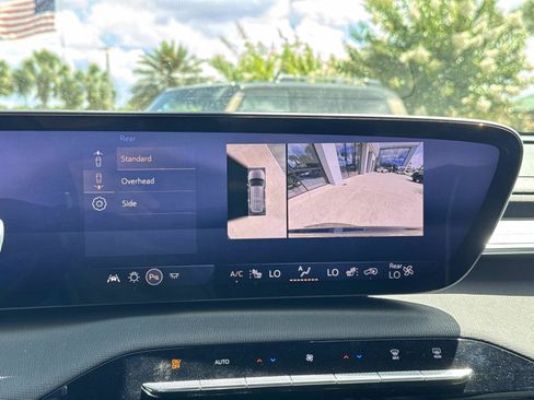 Used 2025 Buick Enclave Preferred FWD image 23