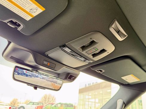 Used 2025 Nissan Armada PRO-4X w/ Pro-4X Premium Package image 30