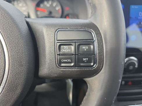 Used 2013 Jeep Compass Latitude w/ Sun/Sound Group image 20