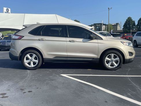Used 2018 Ford Edge SE w/ Cargo Accessory Package AWD/4WD image 8
