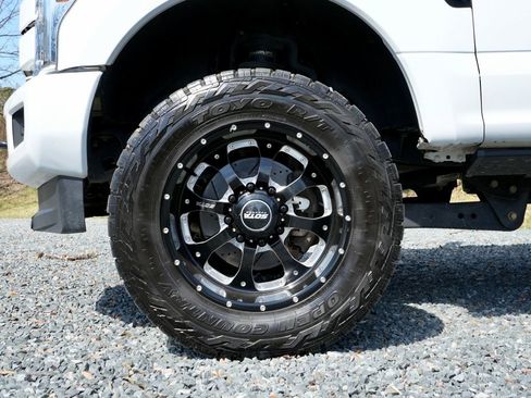 Used 2018 Ford F250 Lariat w/ Lariat Value Package image 31