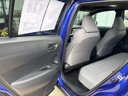 Used 2025 Toyota Corolla Cross AWD Hybrid w/ Moonroof Package image 11