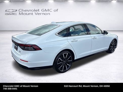 Used 2024 Honda Accord Touring image 12