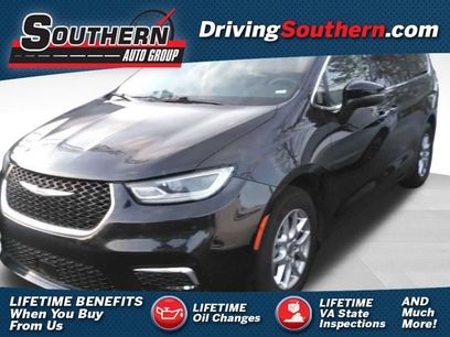 Used 2023 Chrysler Pacifica Touring-L