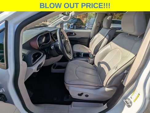 Used 2019 Chrysler Pacifica Limited w/ Advanced Safetytec Group image 9