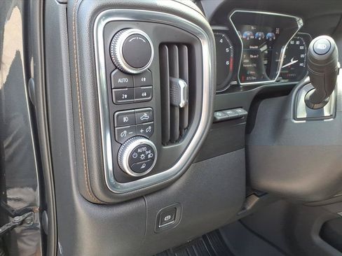 Used 2019 GMC Sierra 1500 AT4 w/ AT4 Premium Package AWD/4WD image 23