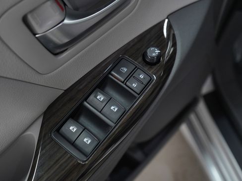 Used 2020 Toyota Sienna XLE image 22