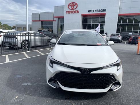 Certified 2024 Toyota Corolla SE image 3