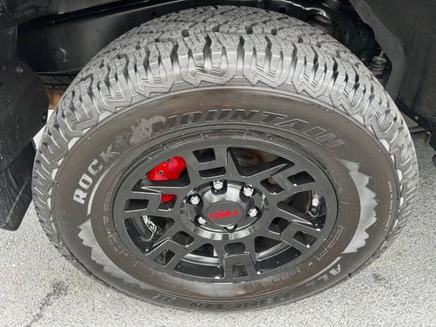 Used 2018 Toyota 4Runner TRD Off-Road Premium AWD/4WD image 26