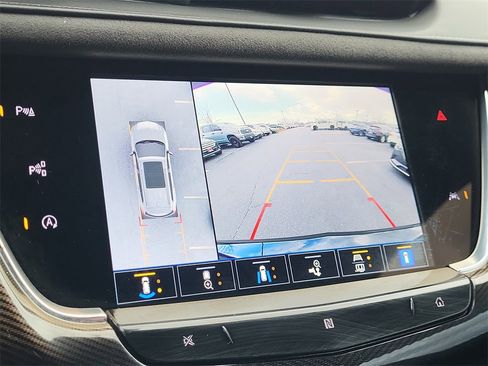 Used 2021 Cadillac XT6 Sport w/ Platinum Package image 26