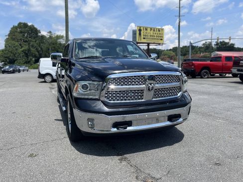 Used 2016 RAM 1500 Laramie w/ Convenience Group AWD/4WD image 4