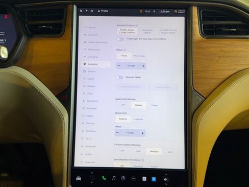 Used 2020 Tesla Model X AWD/4WD image 32