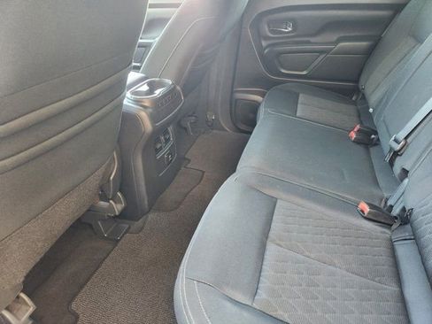 Used 2018 Nissan Titan SV w/ SV Convenience Package image 31