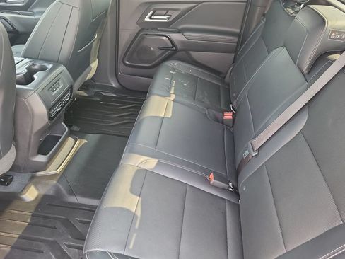 Used 2025 Chevrolet Silverado EV LT AWD/4WD image 30