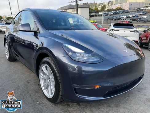 Used 2024 Tesla Model Y Long Range AWD/4WD image 78