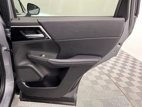 Used 2024 Mitsubishi Outlander SE image 19