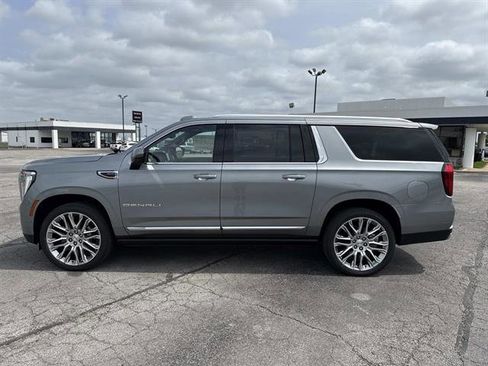 New 2026 GMC Yukon XL Denali w/ Denali Reserve Package AWD/4WD image 11