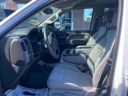 Used 2018 Chevrolet Silverado 1500 Custom w/ Custom Convenience Package image 11