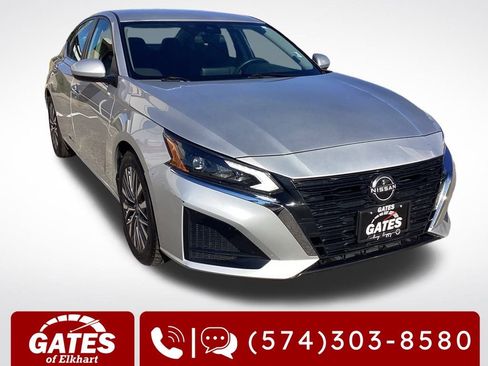 Used 2023 Nissan Altima 2.5 SV image 1