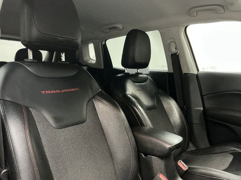 Used 2019 Jeep Compass Trailhawk w/ Cold Weather Group AWD/4WD image 33