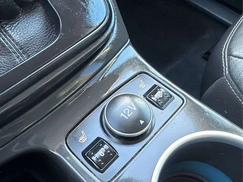 Used 2016 Ford Escape Titanium image 30