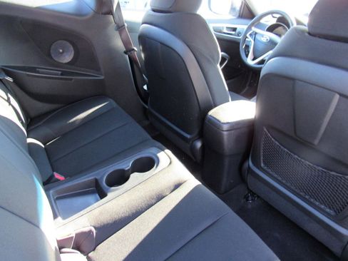 Used 2013 Hyundai Veloster 3dr Cpe Auto w/Black Int image 25
