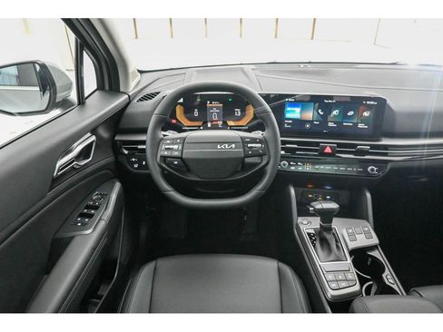 New 2026 Kia Sportage EX w/ EX Panorama Roof Package image 13