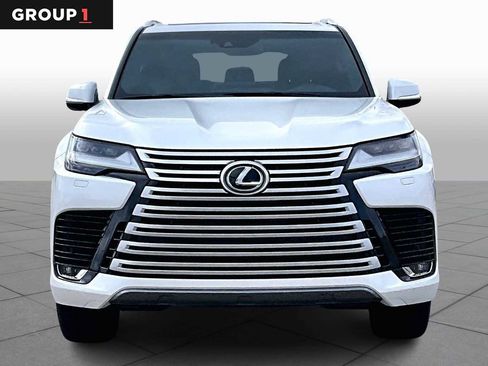 Certified 2024 Lexus LX 600 4WD w/ Luxury Package image 4